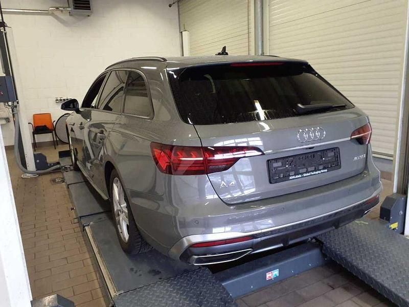 Gebraucht Audi A4 S-Line 204 PS (150 kW) 2022 Chronosgrau metallic Kombi