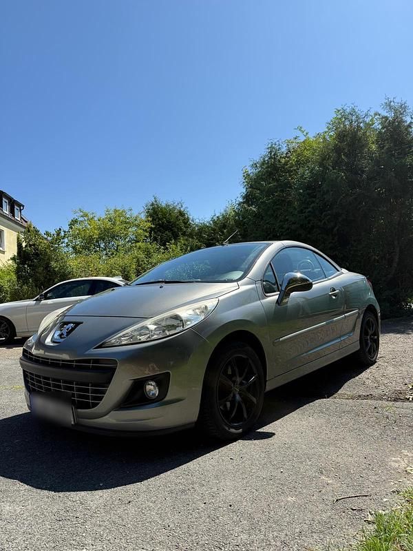 Silber Gebraucht 2010 Peugeot 207 CC Cabrio | 2.200 € (Superpreis) - Bild 1/4