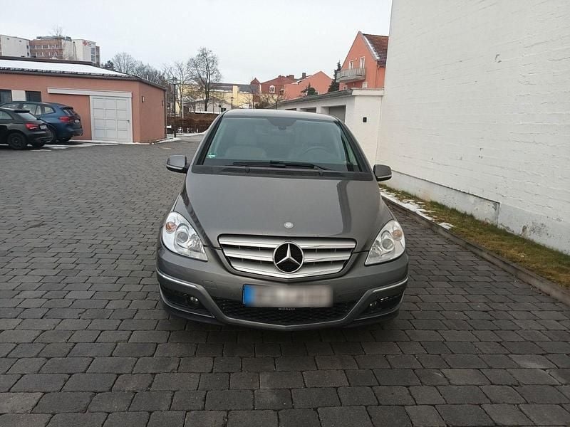 Gebraucht Mercedes 200 140 PS (102 kW) 2011 Grau Kombi