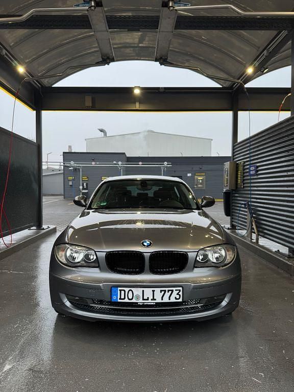 Gebraucht BMW 118 143 PS (105 kW) 2010 Grau Kleinwagen