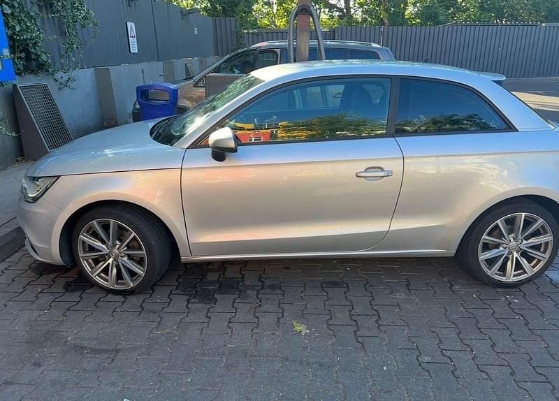 Gebraucht Audi A1 Ambition 122 PS (89 kW) 2010 Grau Kleinwagen