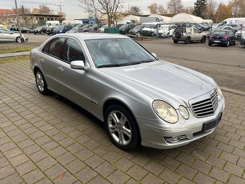Silber Gebraucht 2007 Mercedes E200 Avantgarde Limousine | 3.990 € (Guter Preis) - Bild 1/4