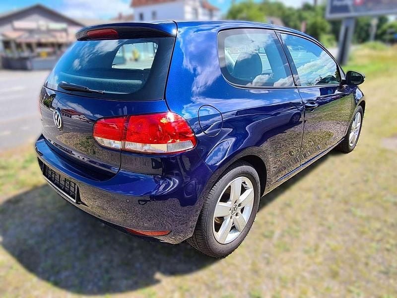 Gebraucht VW Golf VI Comfortline 105 PS (77 kW) 2010 Shadow blue metallic Kleinwagen