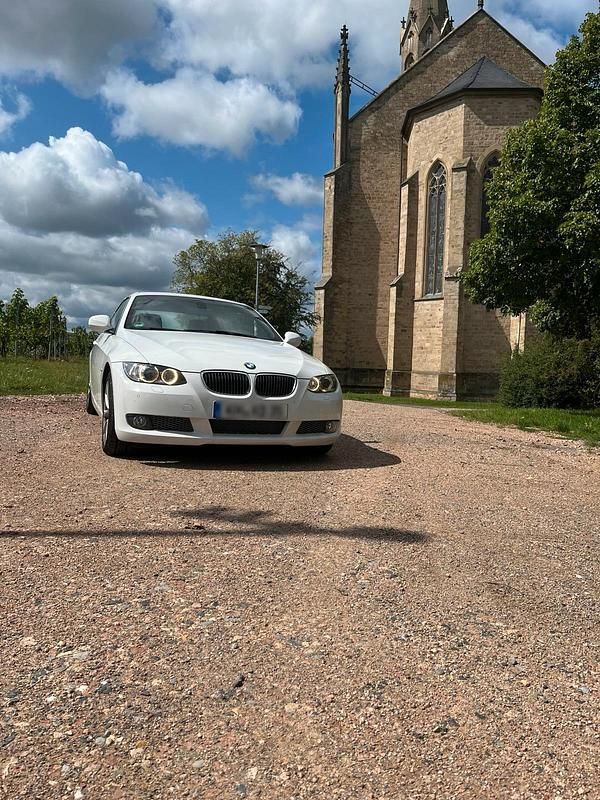 Gebraucht BMW 335 Cabriolet 304 PS (223 kW) 2009 Weiß Cabrio