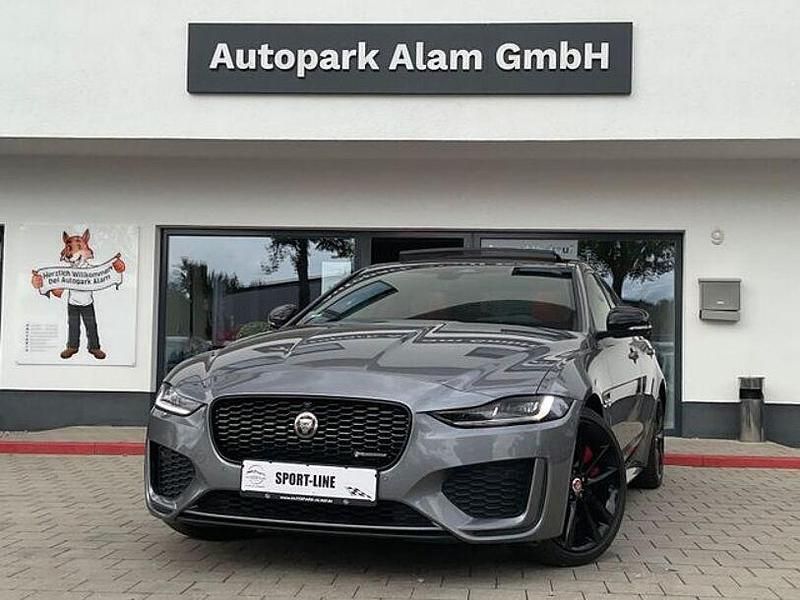 Grau Gebraucht 2021 Jaguar XE R-Dynamic Limousine | 25.999 € (Etwas zu teuer) - Bild 1/4