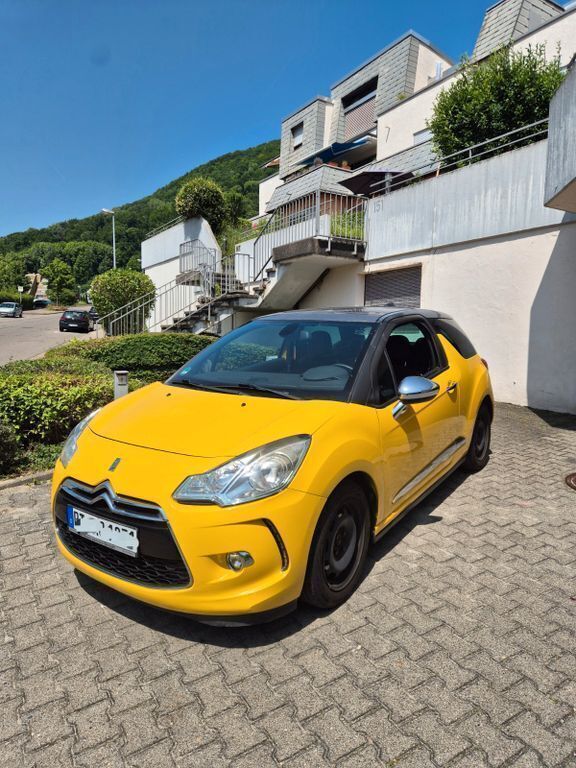 Gelb Gebraucht 2011 Citroën DS3 So Chic Kleinwagen | 2.850 € (Guter Preis) - Bild 1/4