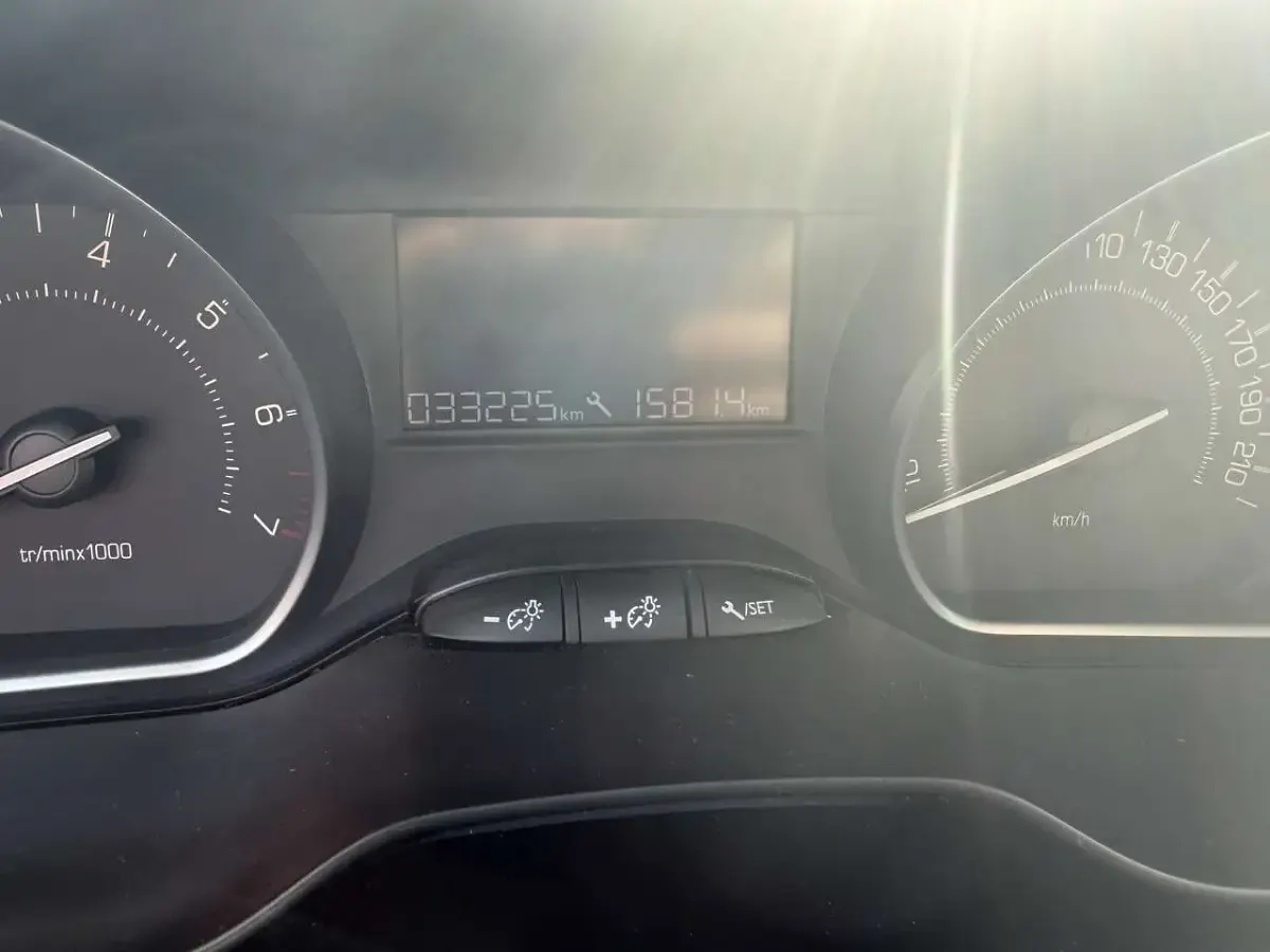 Gebraucht Peugeot 208 Active 82 PS (60 kW) 2016 Kleinwagen