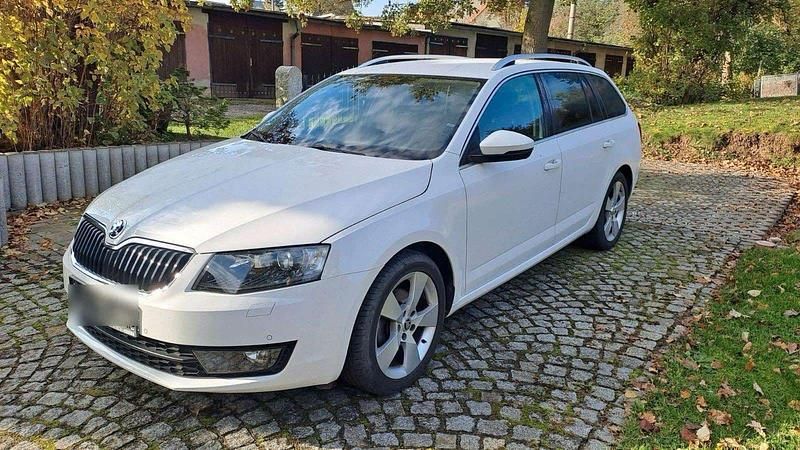 Weiß Gebraucht 2015 Skoda Octavia Style Limousine | 8.900 € (Guter Preis) - Bild 1/4