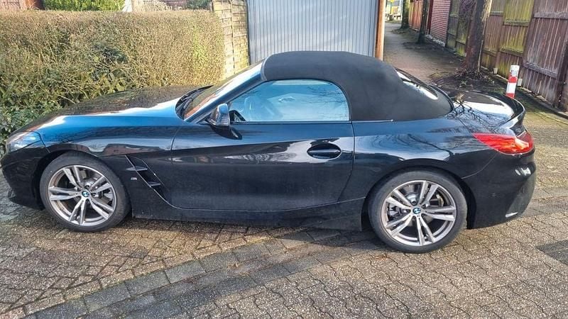 Gebraucht BMW Z4 Sport Line 197 PS (144 kW) 2021 Schwarz Cabrio