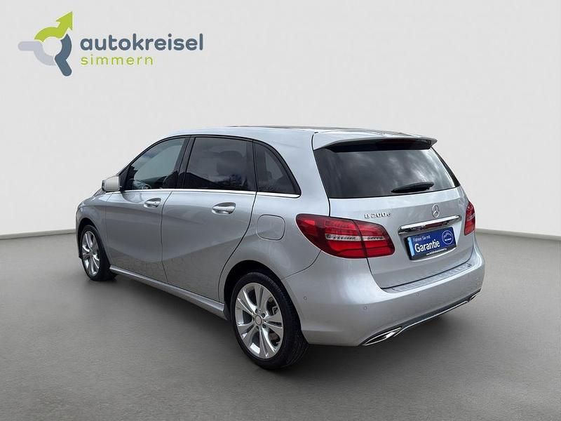 Gebraucht Mercedes B200 136 PS (100 kW) 2017 Silber Van / Kleinbus