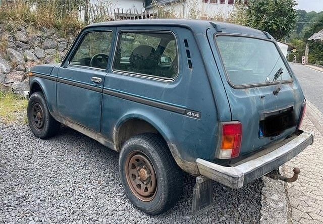 Blau Gebraucht 2006 Lada niva SUV | 1.000 € (Superpreis) - Bild 1/4