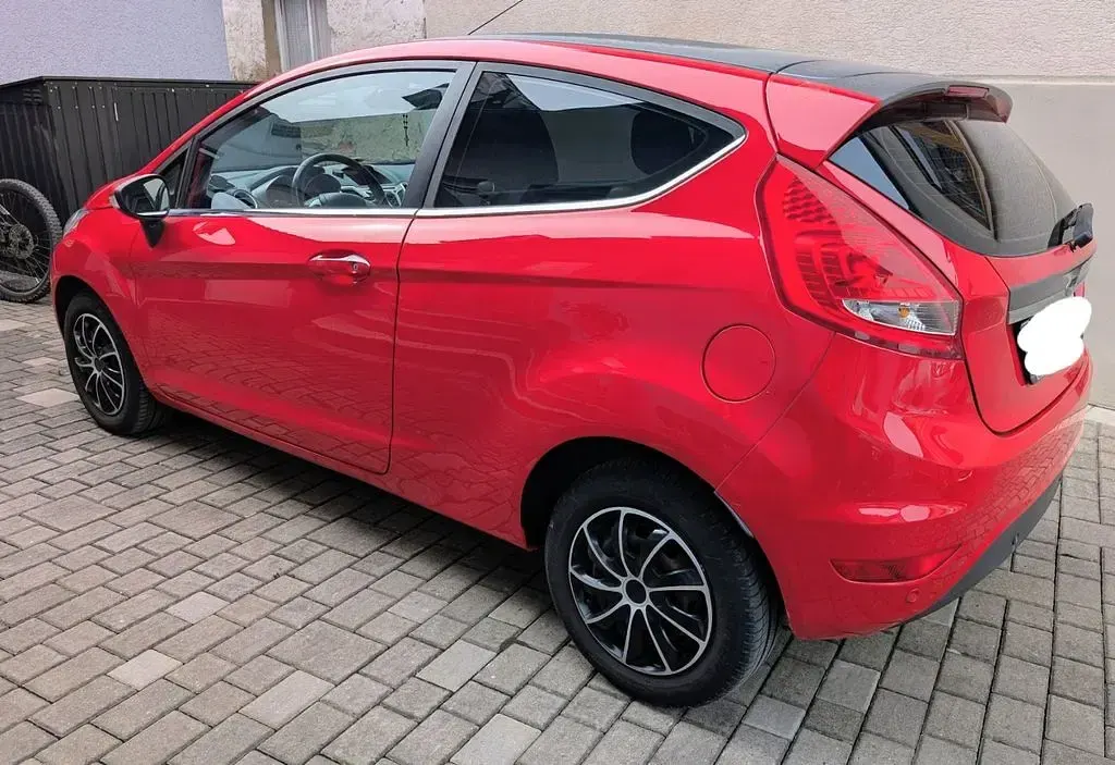 Gebraucht Ford Fiesta Titanium 120 PS (88 kW) 2010 Rot Limousine