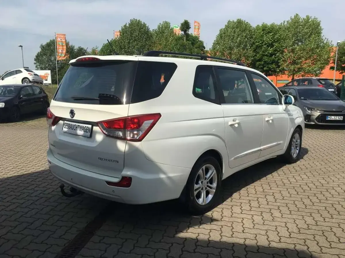 Usata SsangYong Rodius Quartz 178 CV (130 kW) 2016 Bianco Monovolume