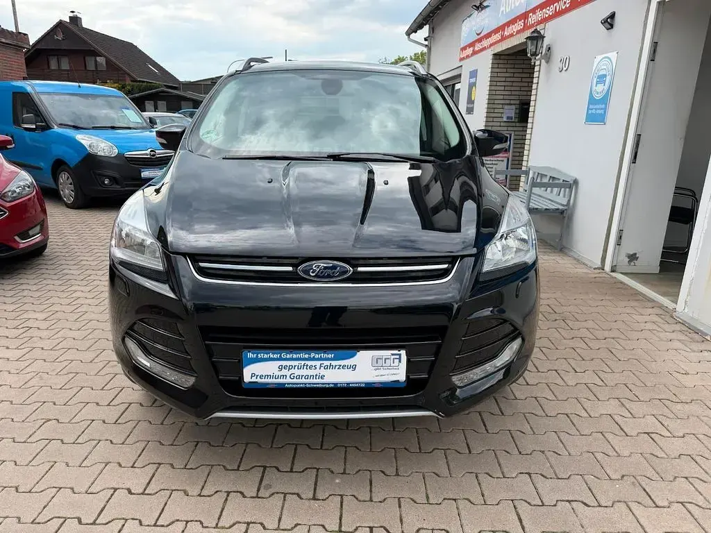 Gebraucht Ford Kuga Titanium 150 PS (110 kW) 2015 Schwarz SUV