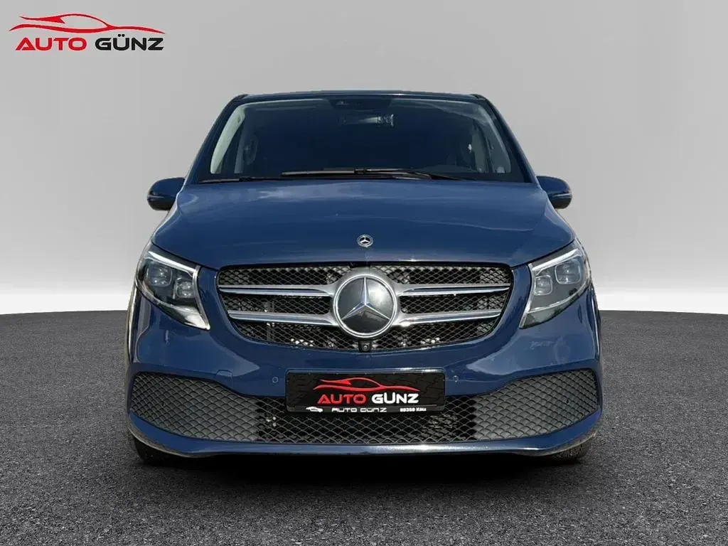 Gebraucht Mercedes V220 163 PS (119 kW) 2022 Blau Van / Kleinbus