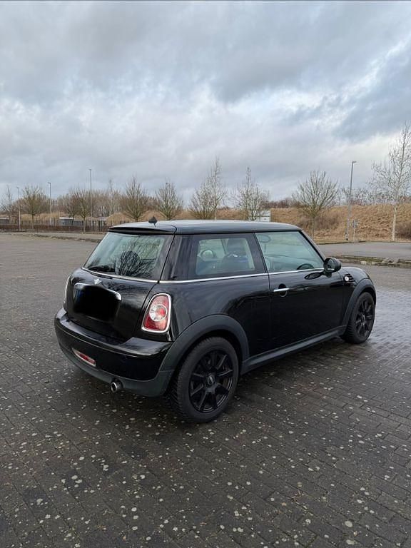 Gebraucht Mini ONE 98 PS (72 kW) 2010 Schwarz Kleinwagen