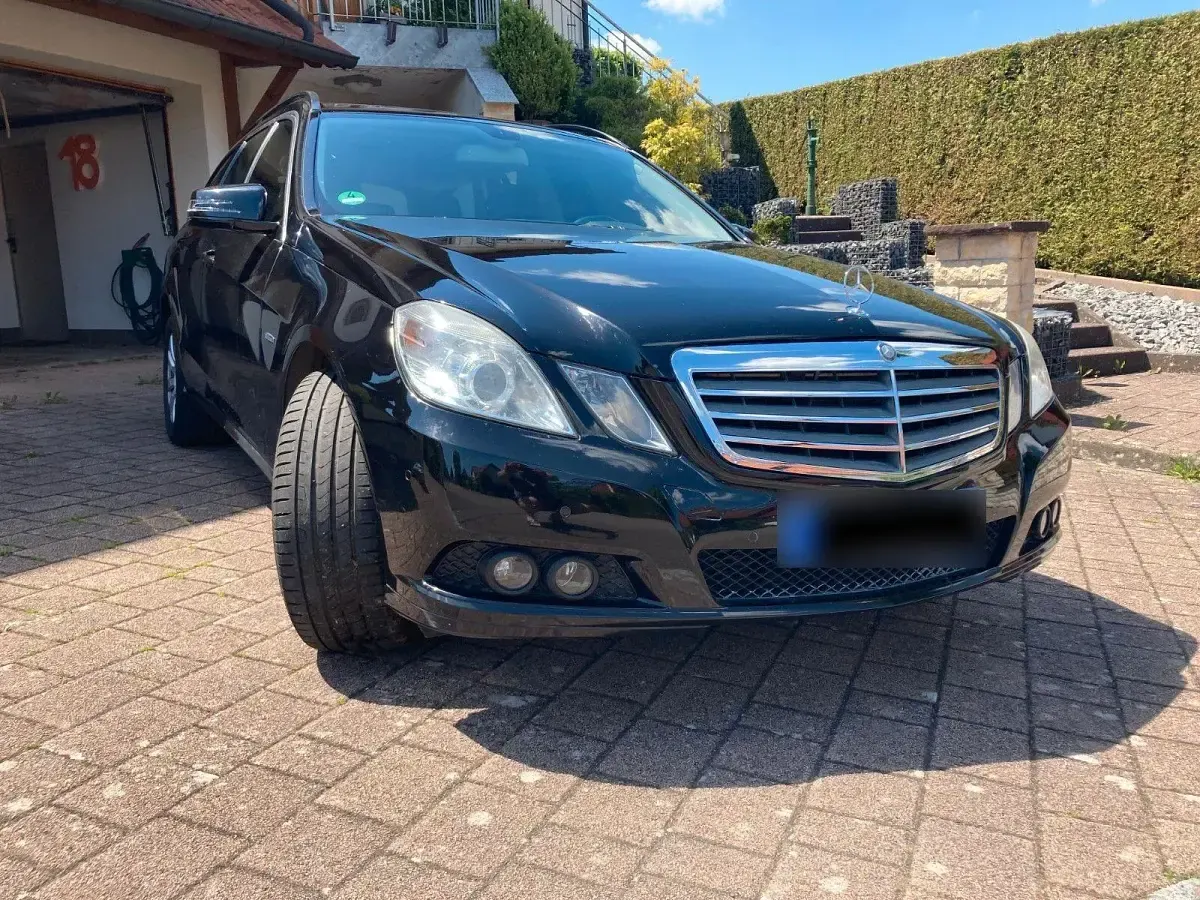 Gebraucht Mercedes E200 136 PS (100 kW) 2010 Schwarz Kombi