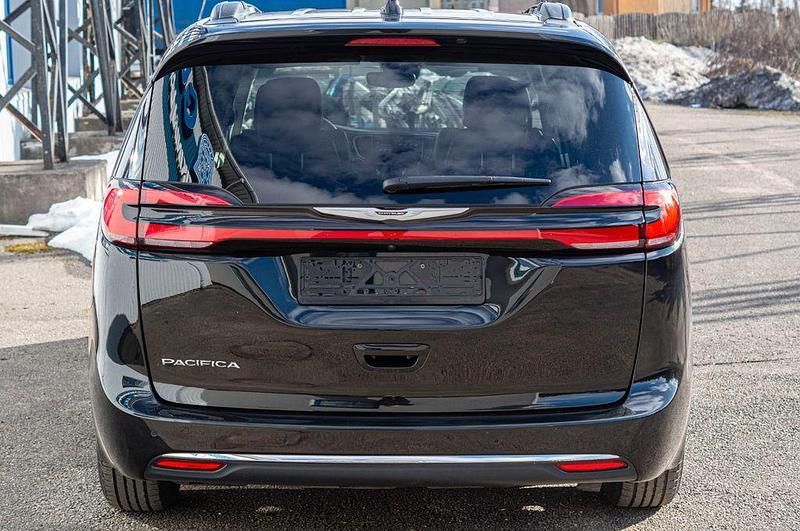 Gebraucht Chrysler Pacifica 291 PS (214 kW) 2022 Schwarz Van