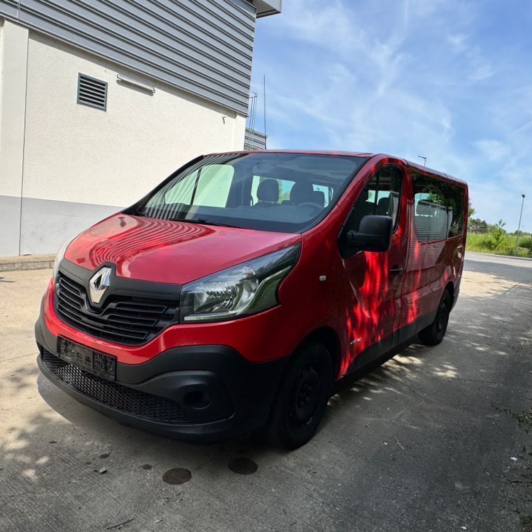 Rot Gebraucht 2016 Renault Trafic Expression Van | 8.200 € (Fairer Preis) - Bild 1/4