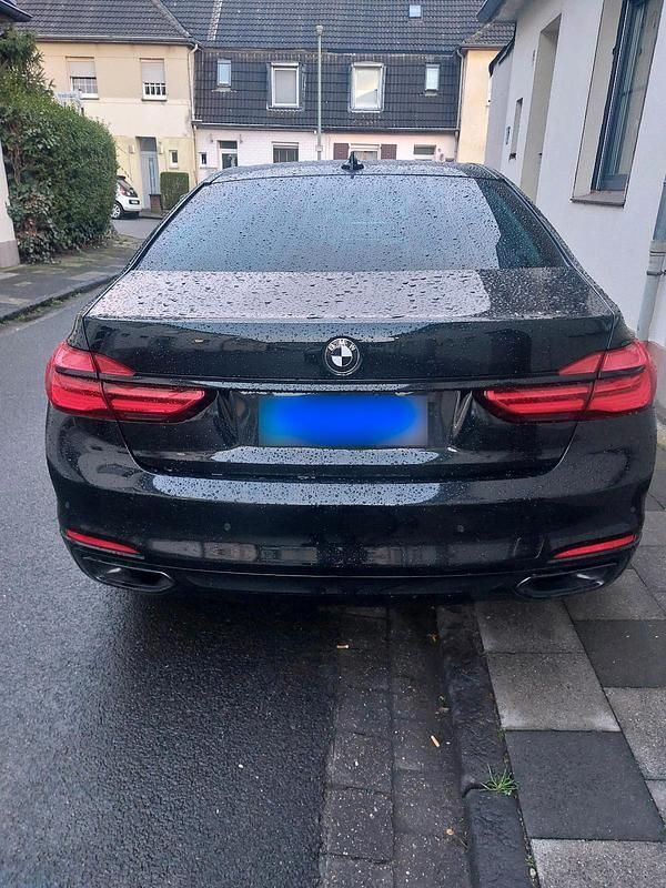 Gebraucht BMW 730 280 PS (205 kW) 2015 Schwarz Limousine