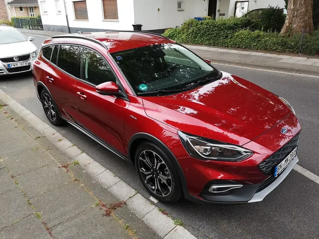 Second-hand Ford Focus Active 150 CP (110 kW) 2020 Roșu Break