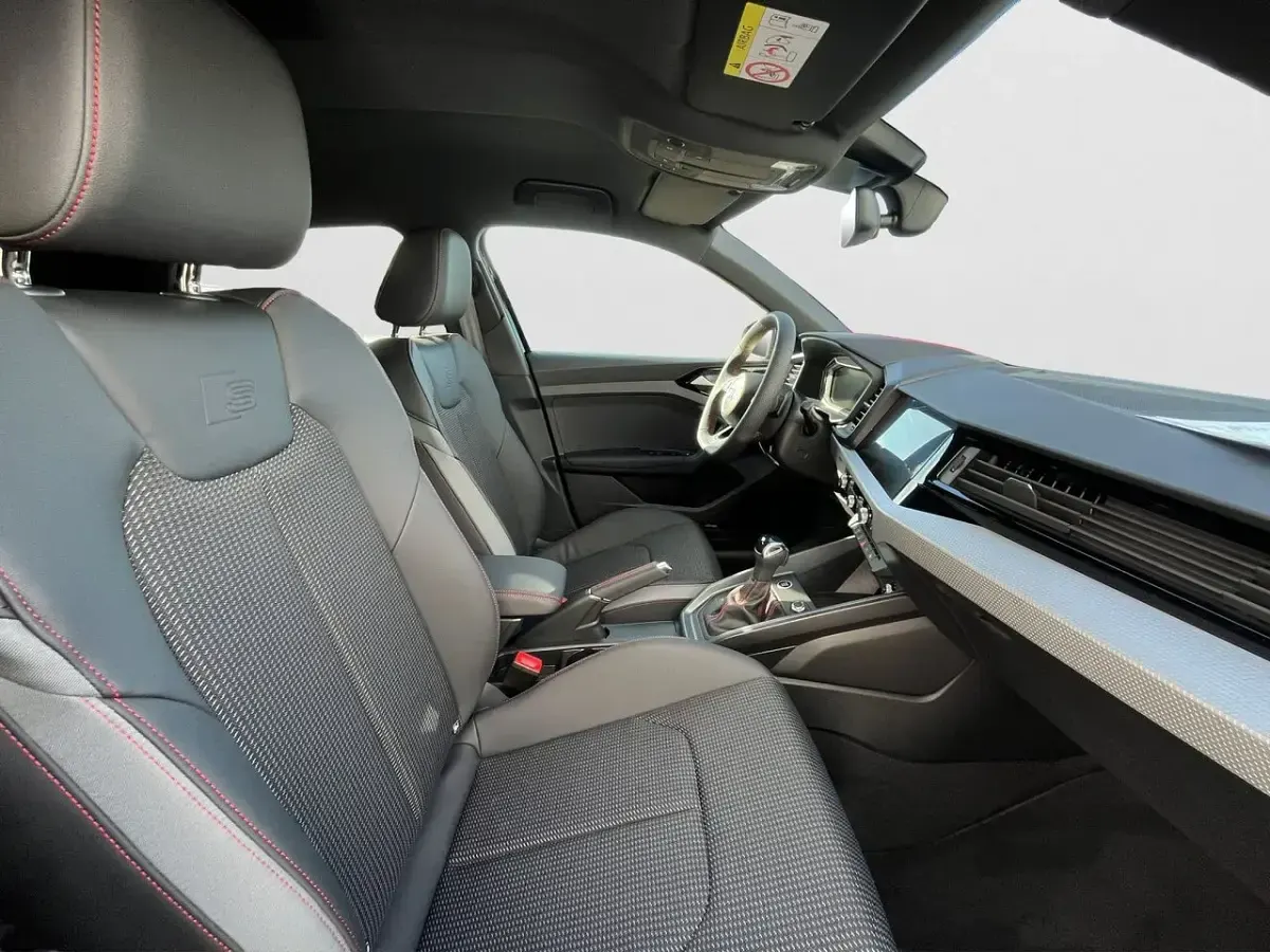 Gebraucht Audi A1 Advanced 150 PS (110 kW) 2026 Mythosschwarz metallic (metallic) SUV