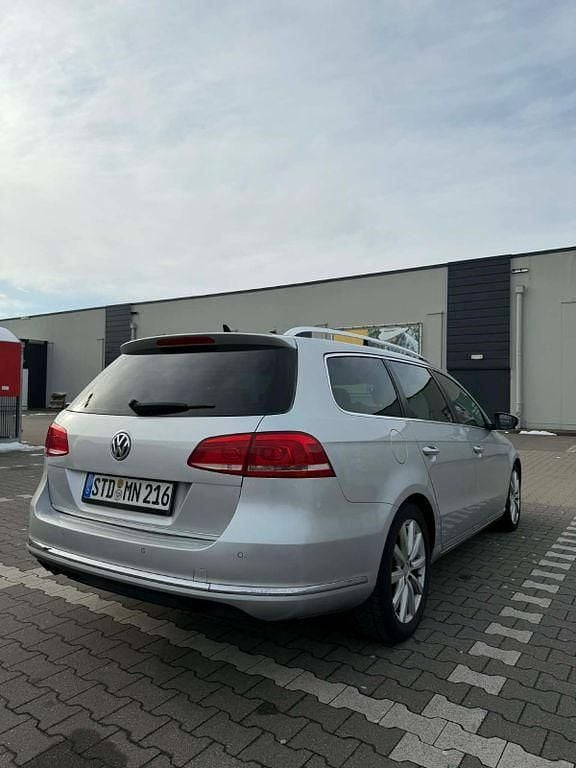 Usata VW Passat 140 CV (102 kW) 2012 Argento Berlina