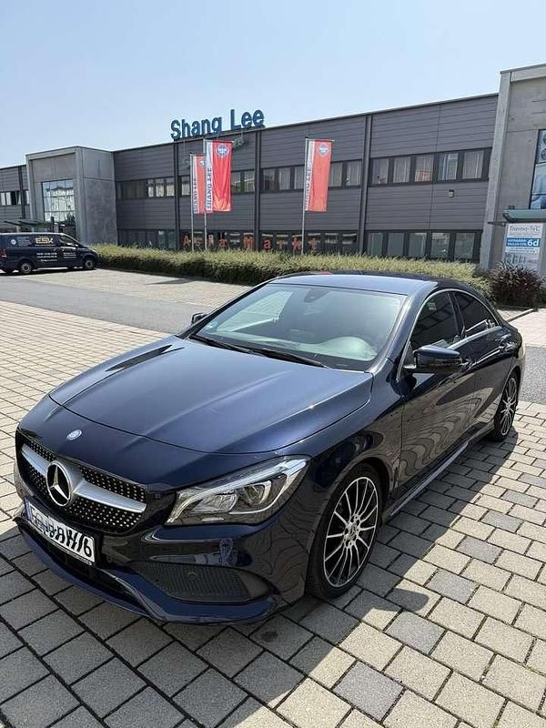 Blau Gebraucht 2016 Mercedes CLA180 AMG line Limousine | 18.000 € (Fairer Preis) - Bild 1/4
