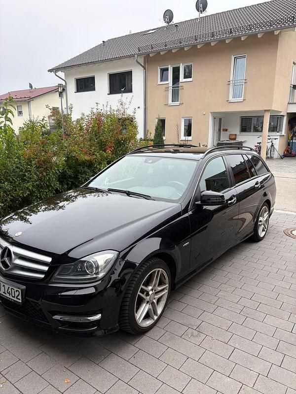 Schwarz Gebraucht 2011 Mercedes C200 Avantgarde Kombi | 14.100 € (Teuer) - Bild 1/4