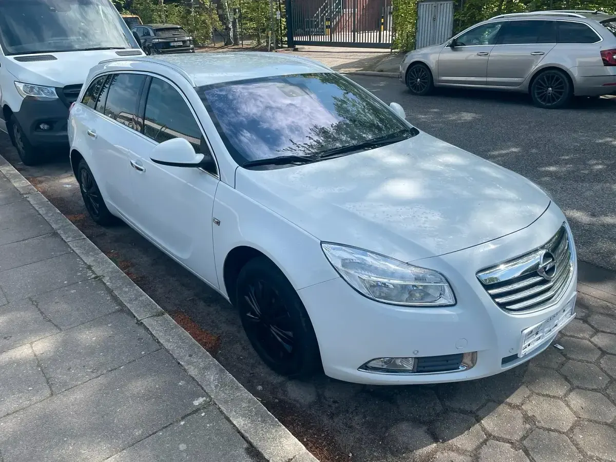 Używany Opel Insignia 160 KM (117 kW) 2011 Biały Kombi
