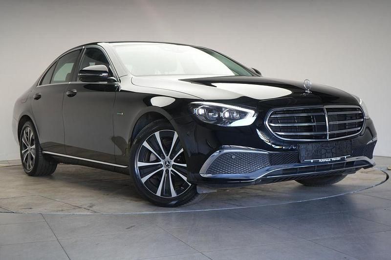 Gebraucht Mercedes E300 Exclusive 194 PS (142 kW) 2022 Schwarz Limousine