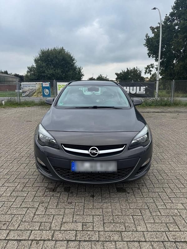 Grau Gebraucht 2015 Opel Astra Style Kombi | 4.490 € (Fairer Preis) - Bild 1/4