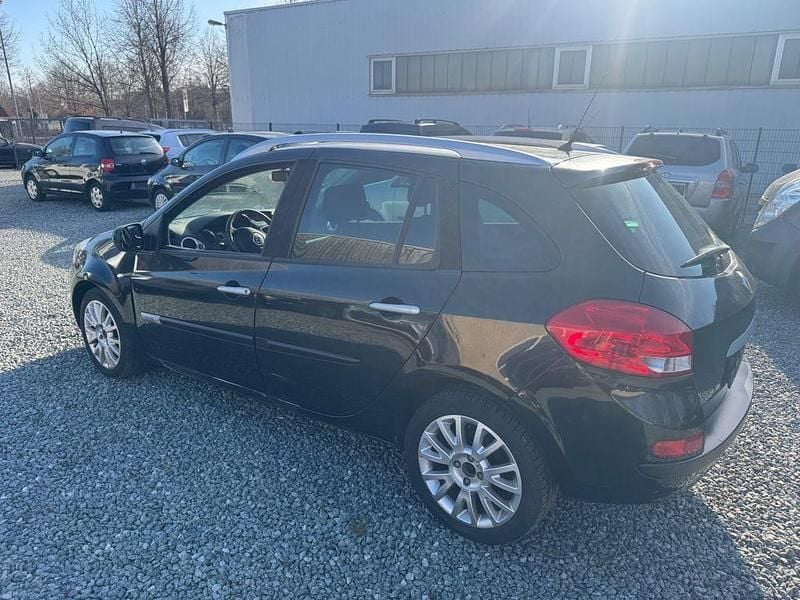 Gebraucht Renault Clio II Dynamique 101 PS (74 kW) 2011 Limousine