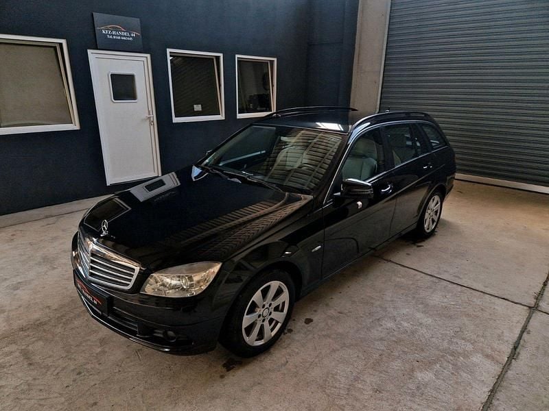 Gebraucht Mercedes C180 156 PS (114 kW) 2010 Schwarz Kombi