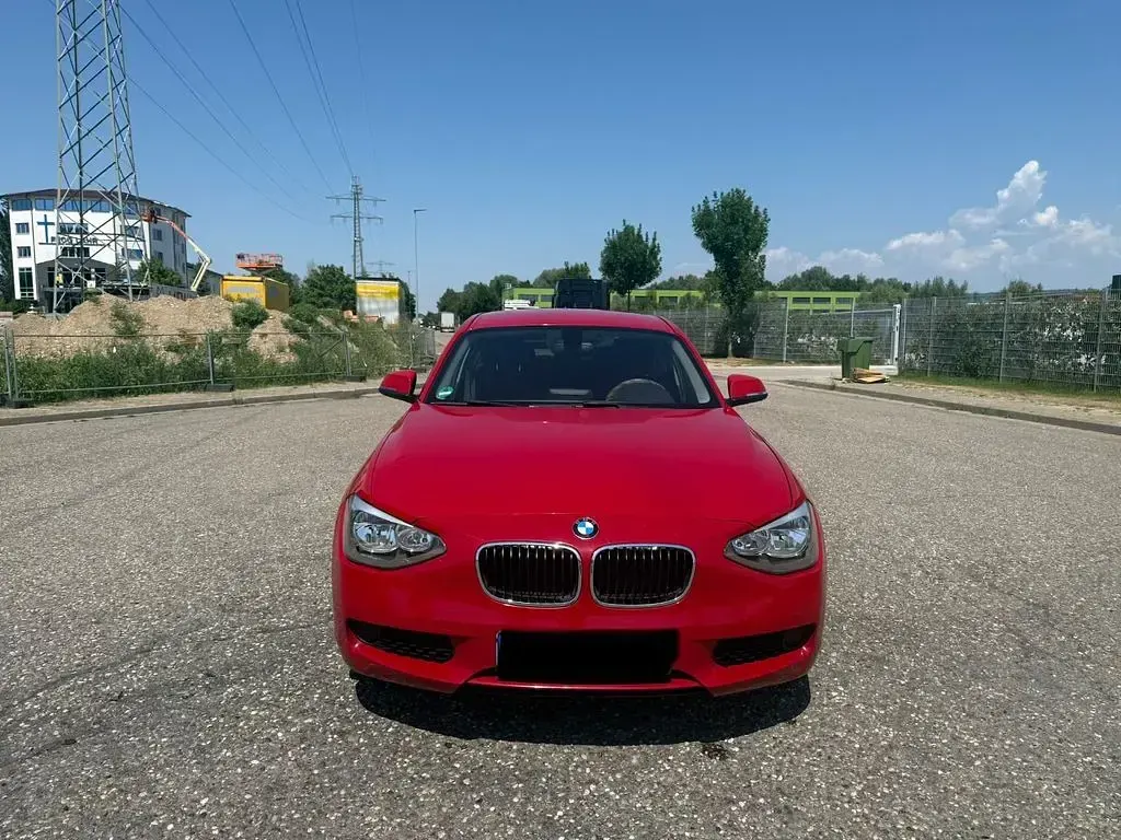 Gebraucht BMW 114 Advantage 102 PS (75 kW) 2012 Rot Kleinwagen