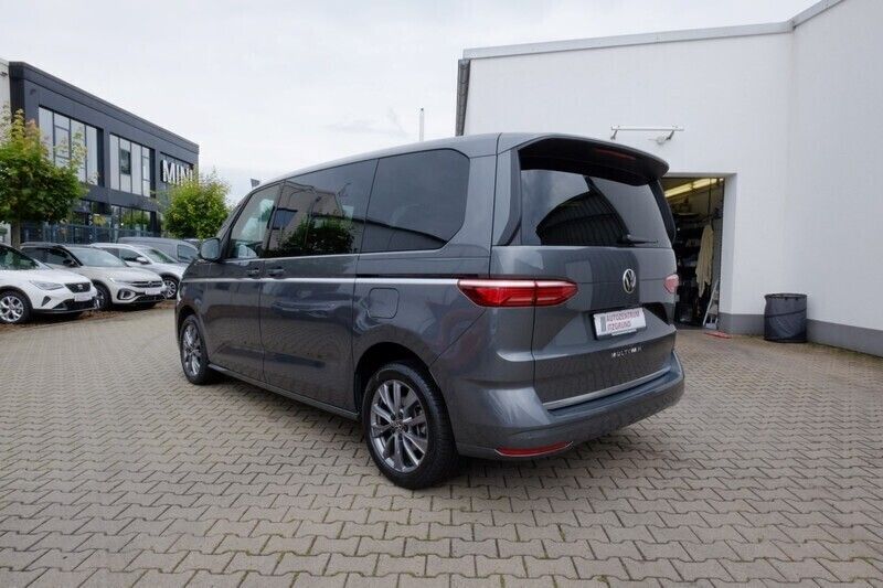 Gebraucht VW T7 Style 150 PS (110 kW) 2023 Grau Van