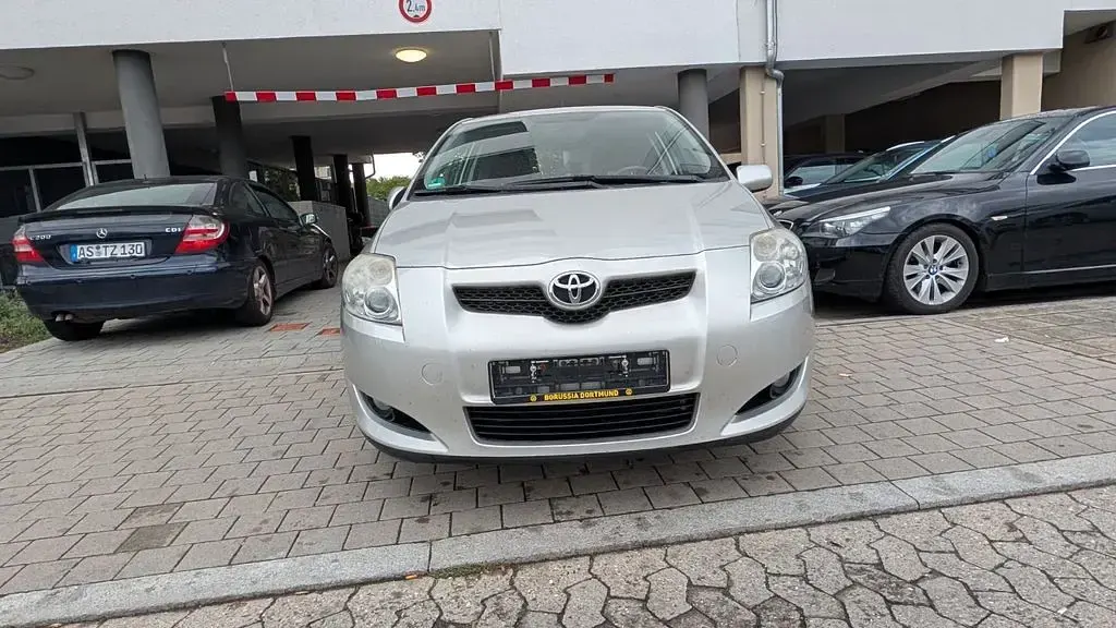 Gebraucht Toyota Auris Sol 124 PS (91 kW) 2007 Silber Kleinwagen