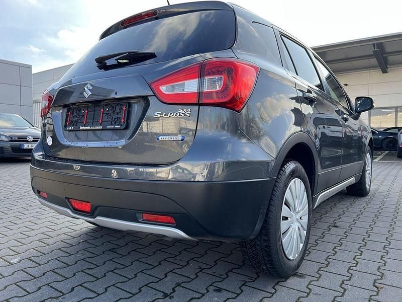 Gebraucht Suzuki SX4 S-Cross Comfort 129 PS (94 kW) 2020 Grau SUV
