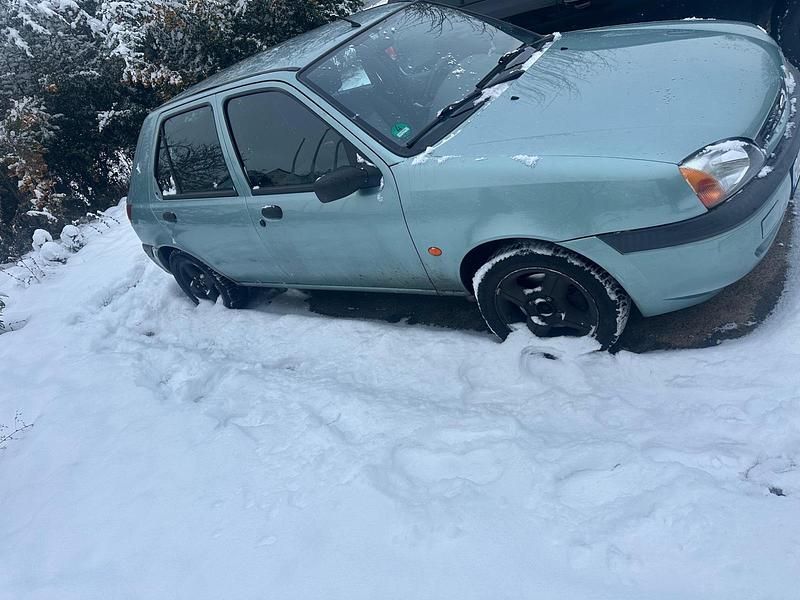 Gebraucht Ford Fiesta 50 PS (36 kW) 2000 Grün Kleinwagen