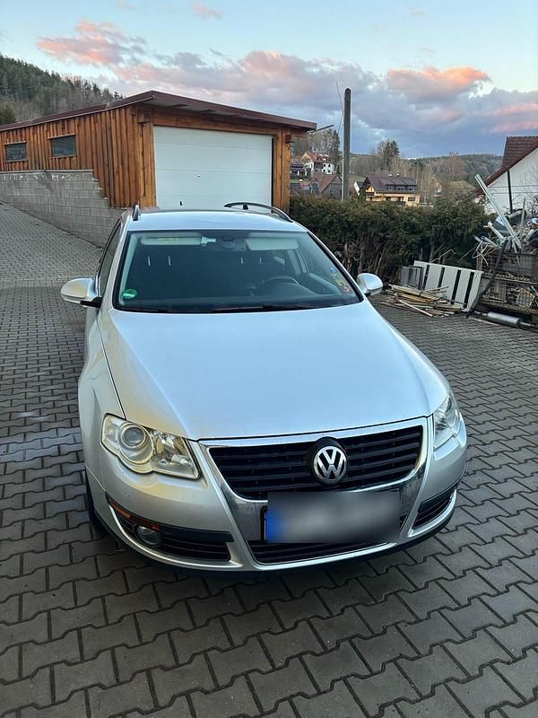 Gebraucht VW Passat 110 PS (80 kW) 2011 Silber Kombi