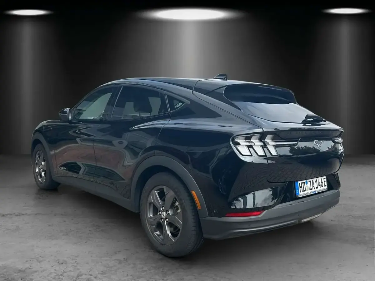 Gebraucht Ford Mustang Mach-E 216 kW (294 PS) 2023 Iridiumschwarz metallic SUV