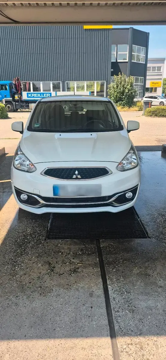 Gebraucht Mitsubishi Space Star 70 PS (51 kW) 2018 Weiß Kleinwagen
