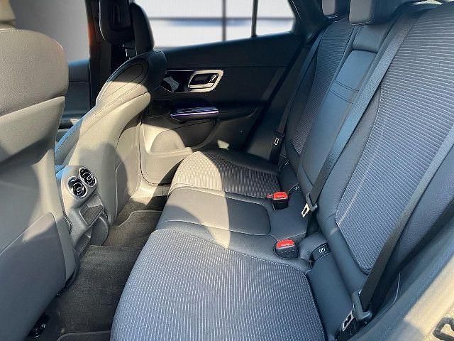 Gebraucht Mercedes GLC200 204 PS (150 kW) 2024 Grau SUV