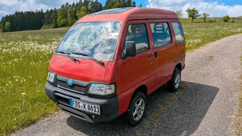 Gebraucht Piaggio Porter 65 PS (47 kW) 2008 Rot Limousine