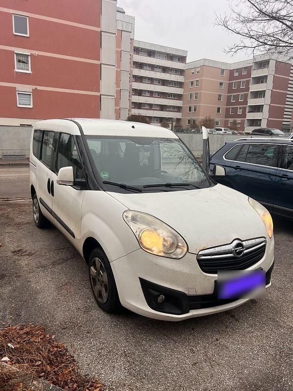 Second-hand Opel Combo 105 CP (77 kW) 2013 Alb Monovolum