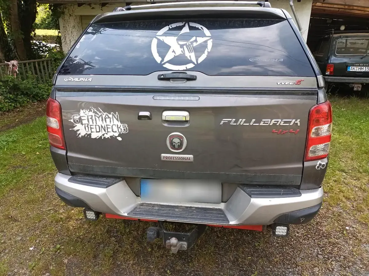 Gebraucht Mitsubishi L200 181 PS (133 kW) 2016 Grau Pickup