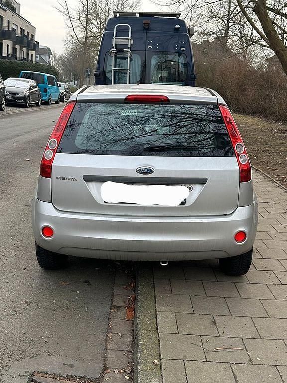 Gebraucht Ford Fiesta Ambiente 69 PS (50 kW) 2007 Grau Limousine