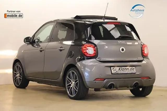 Usado Smart ForFour Brabus 109 HP (80 kW) 2017 Cinzento Citadino