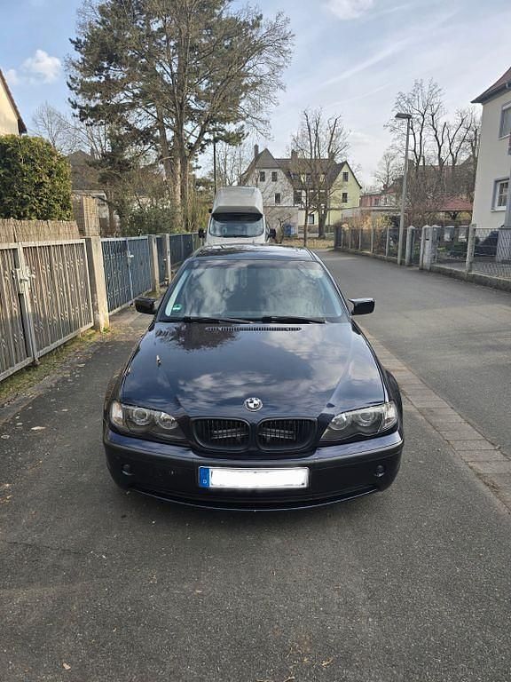 Gebraucht BMW 318 143 PS (105 kW) 2005 Blau Limousine