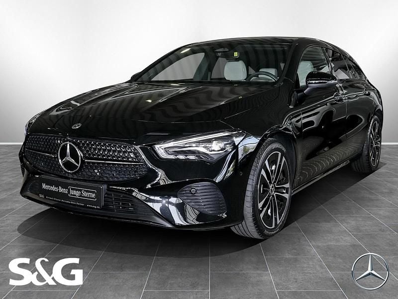 Metalliclack kosmosschwarz Gebraucht 2024 Mercedes CLA180 Shooting Brake Progressive Kombi | 31.300 € (Fairer Preis) - Bild 1/4